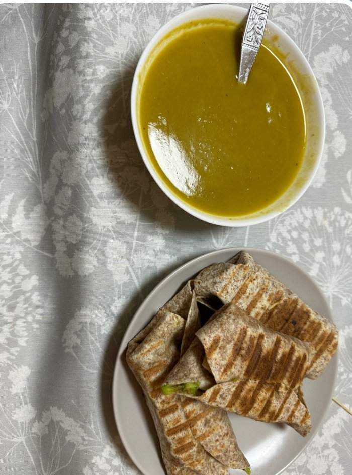 Comida real de un cliente - crema y wraps